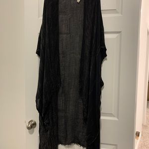 Grey/black poncho